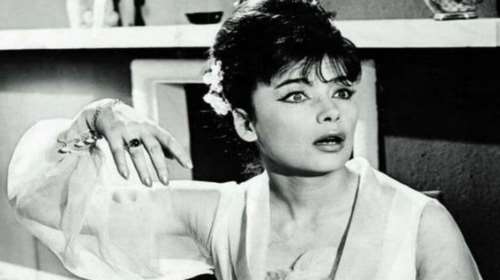 Σπάνια φωτό: Η Τζένη Καρέζη παντρεμένη με τον Ζάχο Χατζηφωτίου, χορεύει σέικ, στην κοσμική Αθήνα του ’60