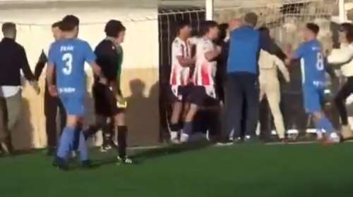 Ισπανία: Αγριο ξύλο σε αγώνα ποδοσφαίρου πρωταθλήματος Νέων -  Μπήκαν στο γήπεδο και οι μητέρες τους