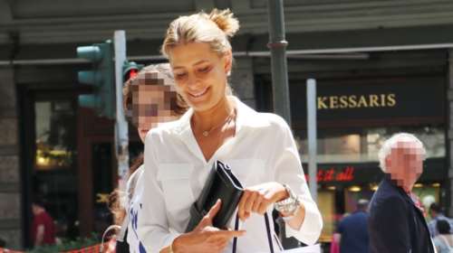 Τατιάνα Μπλάτνικ: Το κόσμημα που δέχτηκε ως δώρο και την ενθουσίασε - &quot;Αισθάνομαι προστατευμένη&quot;