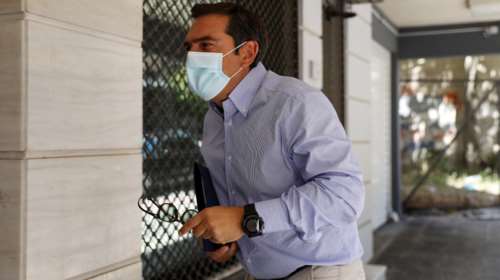 ΣΥΡΙΖΑ: Αναβάλλεται το συνέδριο - Ομόφωνα δεκτή η πρόταση Τσίπρα για &quot;αναδιάταξη δυνάμεων&quot;