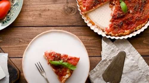 Τάρτα με ντομάτες και φέτα για αποτοξίνωση μετά το φαγοπότι των γιορτών [Bίντεο]