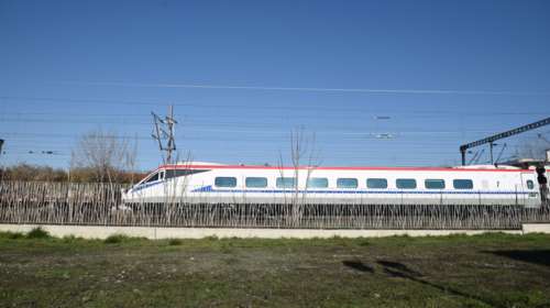 Τρένο υδρογόνου φέρνει η ΤΡΑΙΝΟΣΕ την Ελλάδα - Στο νέο αμαξοστάσιο της Θεσσαλονίκης το δεύτερο &quot;Λευκό Βέλος&quot;