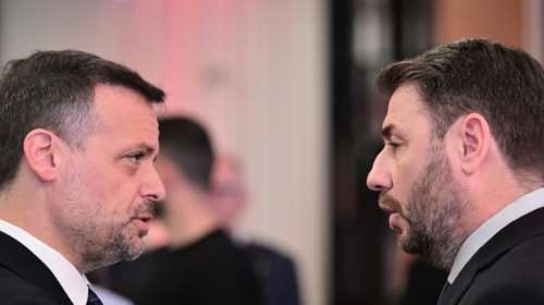 ΠΑΣΟΚ: Κόντρα Ανδρουλάκη - Δούκα για τον απευθείας διάλογο στο ντιμπέιτ - &quot;Τελικά θέλει ντιμπέιτ;&quot;