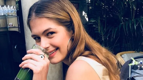 Αμαλία Κωστοπούλου: H εντυπωσιακή εμφάνιση στον γάμο της κολλητής της