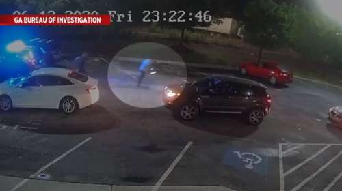 Σοκαριστικό βίντεο στην Ατλάντα: Νεκρός από πυρά αστυνομικού 27χρονος αφροαμερικανός  - Σοβαρά επεισόδια στην πόλη