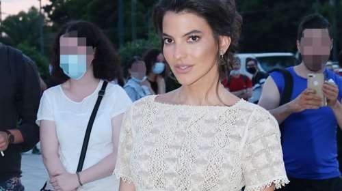 H Δήμητρα Κούστα στο πρώτο τραπέζι στην Άννα Βίσση - Mε μεταλλιζέ δημιουργία