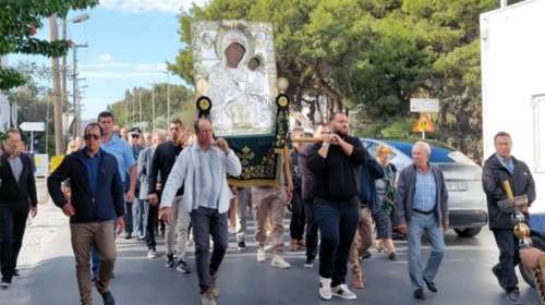 Πάρος: Λιτανεία και δέηση για να βρέξει στην Παναγία Εκατονταπυλιανή