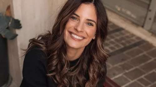 Η Χριστίνα Μπόμπα δείχνει για πρώτη φορά τα γκρίζα μαλλιά της κι αποθεώνεται από τους followers της