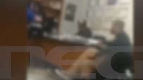 Μοσχάτο: Μυστήριο με τους διαλόγους στο γραφείο του 50χρονου - &quot;Σου δίνω καθαρό χρήμα, μου δίνεις μαύρο&quot;