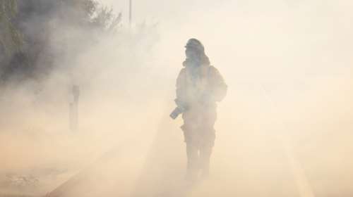 ΗΠΑ: Μεγάλη φωτιά στην Καλιφόρνια - Χιλιάδες κάτοικοι εγκατέλειψαν τα σπίτια τους