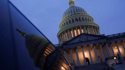 Shutdown στις ΗΠΑ: Ο Τραμπ προειδοποιεί για κύμα απολύσεων και περικοπών