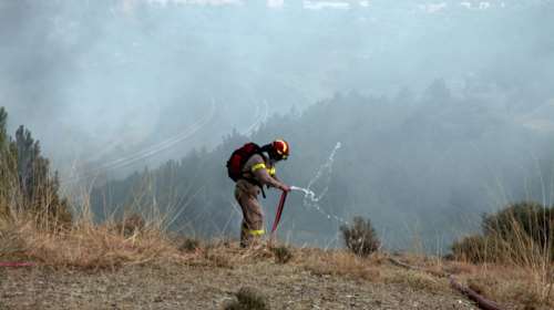 Αλεξανδρούπολη: Για δεύτερη ημέρα μάχη με τις φλόγες στην Αισύμη