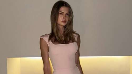 Η Αμαλία Κωστοπούλου με το viral lip oil που λατρεύει και η Gen Z