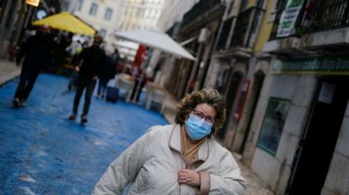 EMA: Δεν υπάρχει ακόμη απάντηση στο αν η μετάλλαξη Όμικρον απαιτεί προσαρμοσμένο εμβόλιο