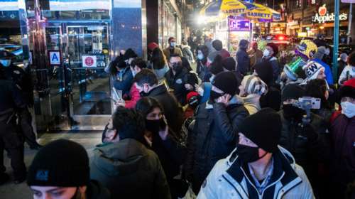 Κορονοϊός: Η ομιλία σε κλειστό χώρο χωρίς μάσκα είναι εξίσου επικίνδυνη με το βήχα για τη μετάδοση