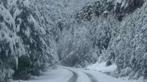 Χιόνια σε Ήπειρο και Αιτωλοακαρνανία: Στα λευκά το Ανατολικό Ζαγόρι, η ορεινή Ναυπακτία και το Μέτσοβο