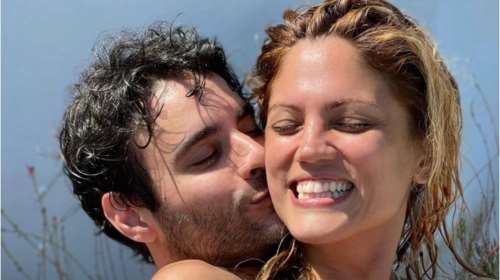 Συνατσάκη-Στρατής: Η πρώτη οικογενειακή φωτογραφία αγκαλιά με την κόρη τους - Ο,τι πιο cute για το 2023