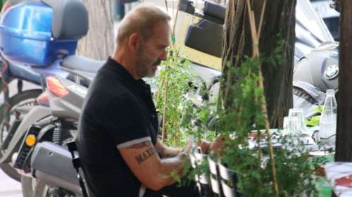 Πέτρος Κωστόπουλος: Για φαγητό με φίλους - &quot;Σήμερα τρώμε με προϊόντα από τα χωριά μας&quot;