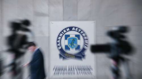 Σάλος στην ΕΛΑΣ: Συνελήφθη γυναίκα αστυνομικός που εκβίαζε συνάδελφό της – Πώς τον απειλούσε και του έπαιρνε λεφτά