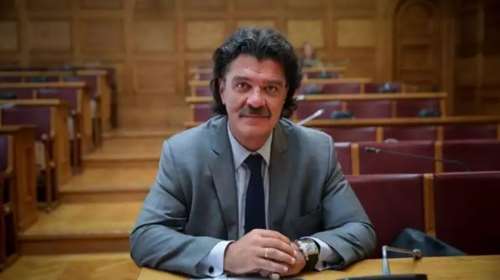 Η πρώτη αντίδραση του Ανδρέα Πάτση μετά τη διαγραφή από τη ΝΔ - Δεν φαίνεται να σκοπεύει να παραδώσει την έδρα του