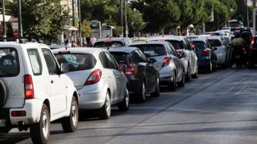 Απίστευτο μποτιλιάρισμα στην Κατεχάκη - Ουρά χιλιομέτρων λόγω τροχαίου