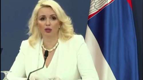 Μια πληθωρική ξανθιά επιδημιολόγος είναι ο "Σωτήρης Τσιόδρας" της Σερβίας [βίντεο]