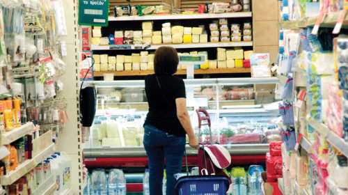 Ακρίβεια: Δέσμευση από τα σούπερ μάρκετ για συγκράτηση αυξήσεων σε 50 βασικά προϊόντα - Η συμφωνία με Γεωργιάδη