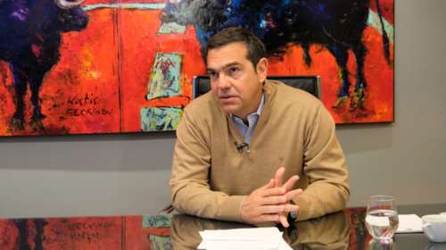 Σκληρή κόντρα ΝΔ-ΣΥΡΙΖΑ για το &quot;χαμόγελο του Αλέξη Τσίπρα όταν μιλάει για κρούσματα και διασωληνωμένους&quot;