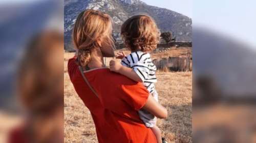 Τζένη Μπαλατσινού:  &quot;Χρόνια πολλά&quot; με μια ιδιαίτερη φωτογραφία με την οικογένειά της