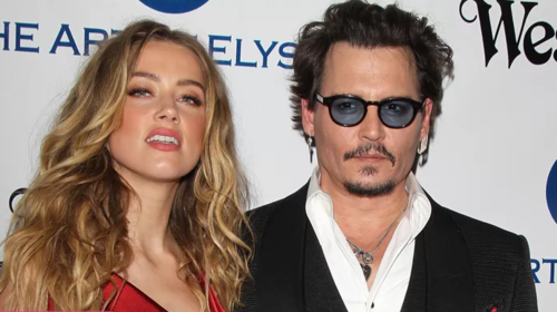 Άμπερ Χέρντ: Σάλος με το βίντεο που τη δείχνει να κρατάει σημειώσεις, χωρίς να ακουμπάει το στιλό στο χαρτί