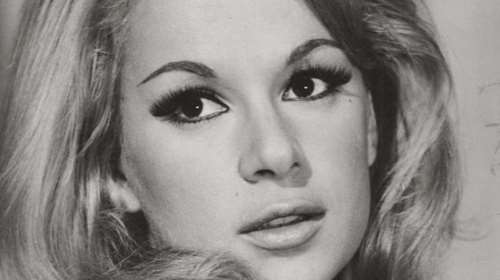 "Η Αλίκη Βουγιουκλάκη δεν ήθελε να μεγαλώσει και έκανε περίεργες ενέσεις με κύτταρα ζώων που τελικά της έκαναν κακό"