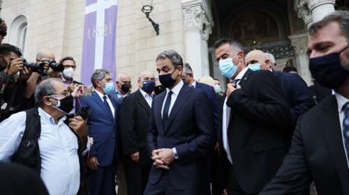 Αποδοκιμασίες σε βάρος του Κυριάκου Μητσοτάκη στη Μητρόπολη: Η έντονη αντίδραση Πορτοσάλτε και τα περίεργα σχόλια της Αυγής