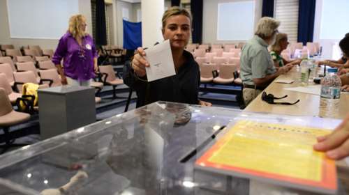 Δημοσκόπηση Opinion Poll: Σταθερά δεύτερο το ΠΑΣΟΚ - Παραμένει πέμπτος ο ΣΥΡΙΖΑ - Συναινετικό Πρόεδρο της Δημοκρατίας θέλουν οι πολίτες