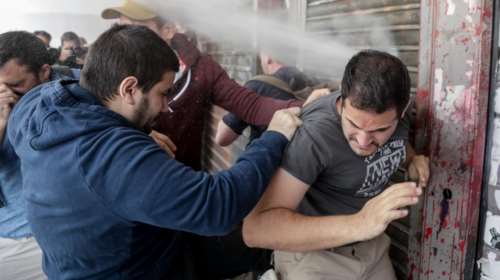 Ένταση και χημικά στη συγκέντρωση διαμαρτυρίας εργαζομένων στον τουρισμό και τον επισιτισμό