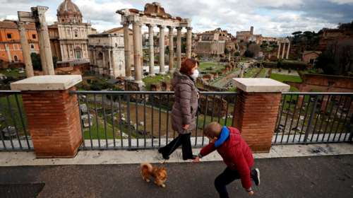 Κορονοϊός Ιταλία: Αναβλήθηκε η επιστροφή των μαθητών στα Λύκεια ως τις 11 Ιανουαρίου