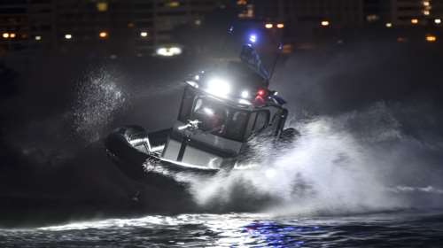 Λέσβος: 57 μετανάστες και δύο σορούς εντόπισαν ΕΛ.ΑΣ. και FRONTEX - Αγνοείται ακόμα ένας που έπεσε στη θάλασσα