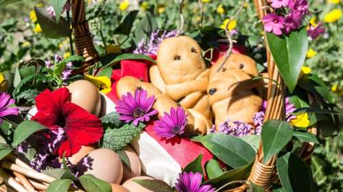 Σάββατο του Λαζάρου: Έθιμα από όλη την Ελλάδα, Κάλαντα, Λαζαρίνες και &quot;λαζαράκια&quot;