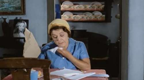 Φίνος Φιλμ: Το ξεκαρδιστικό βίντεο για τον καύσωνα - &quot;Έχεις ξαναδεί ήλιο να καίει τόσο πολύ;&quot;