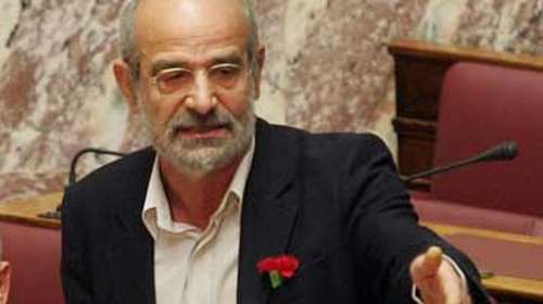 Εκπληξη από Αλαβάνο: Ζητά περιφορά του Επιταφίου και τους πιστούς να ψέλνουν...από τα μπαλκόνια