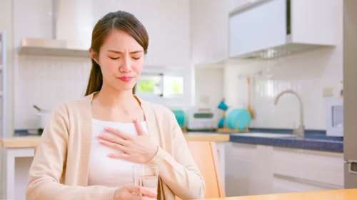 Τι είναι οι καούρες στο στομάχι και τι μπορούμε να κάνουμε
