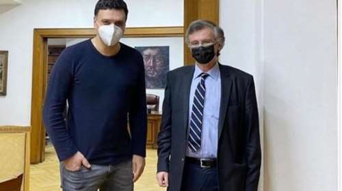 Η επετειακή φωτογραφία του Βασίλη Κικίλια με τον Σωτήρη Τσιόδρα: Ενας χρόνος από την εμφάνιση του κορονοϊού