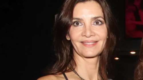 Θεατρική βραδιά για την Κατερίνα Λέχου: Οι μεταλλιζέ γόβες της