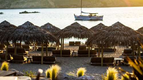 Aπίστευτο: Ξανανοίγει το beach bar της Μυκόνου στο οποίο είχε μπει λουκέτο λόγω συνωστισμού