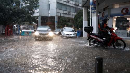 Αλλάζει ο καιρός: Έντονα φαινόμενα με καταιγίδες και ισχυρούς ανέμους - Σε επιφυλακή Αττική και Ν. Εύβοια