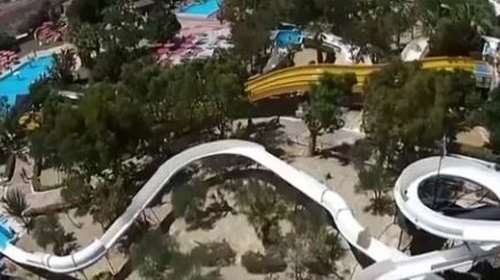 Φωτογράφιζε παιδιά μέσα σε νεροτσουλήθρες: &quot;Έβγαζε τα οπίσθια των ανήλικων&quot; - Eίχε πάνω από 400 λήψεις