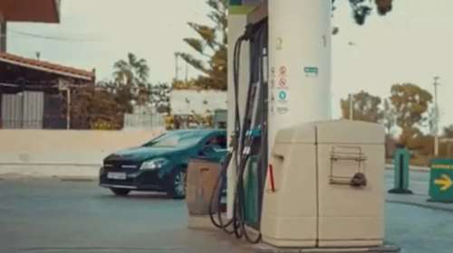 Ο Άδωνις απαντάει στον Τσίπρα για το σποτ του ΣΥΡΙΖΑ: Άμα έχεις λεφτά για Mercedes, ας πληρώσεις και 1,70€ τη βενζίνη