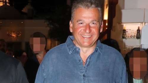 Ο Γιώργος Λιάγκας στην πισίνα του σπιτιού του στην Τήνο: &quot;Καλώς τα&quot;