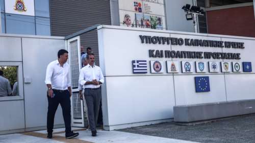 Φωτιές: Ξανά στο συντονιστικό της Πυροσβεστικής ο Κυριάκος Μητσοτάκης - Δεν πάει Μεσσηνία και Ρώμη