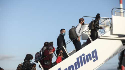 Στο Ανόβερο της Γερμανίας 130 πρόσφυγες από τη Λέσβο - Οικογένειες από το Αφγανιστάν οι περισσότερες