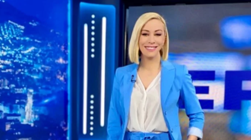 To ανοιξιάτικο στυλ της Αντριάνας Παρασκευοπούλου είναι ιδανικό για το γραφείο - Τα 4 βασικά κομμάτια της γκαρνταρόμπας της